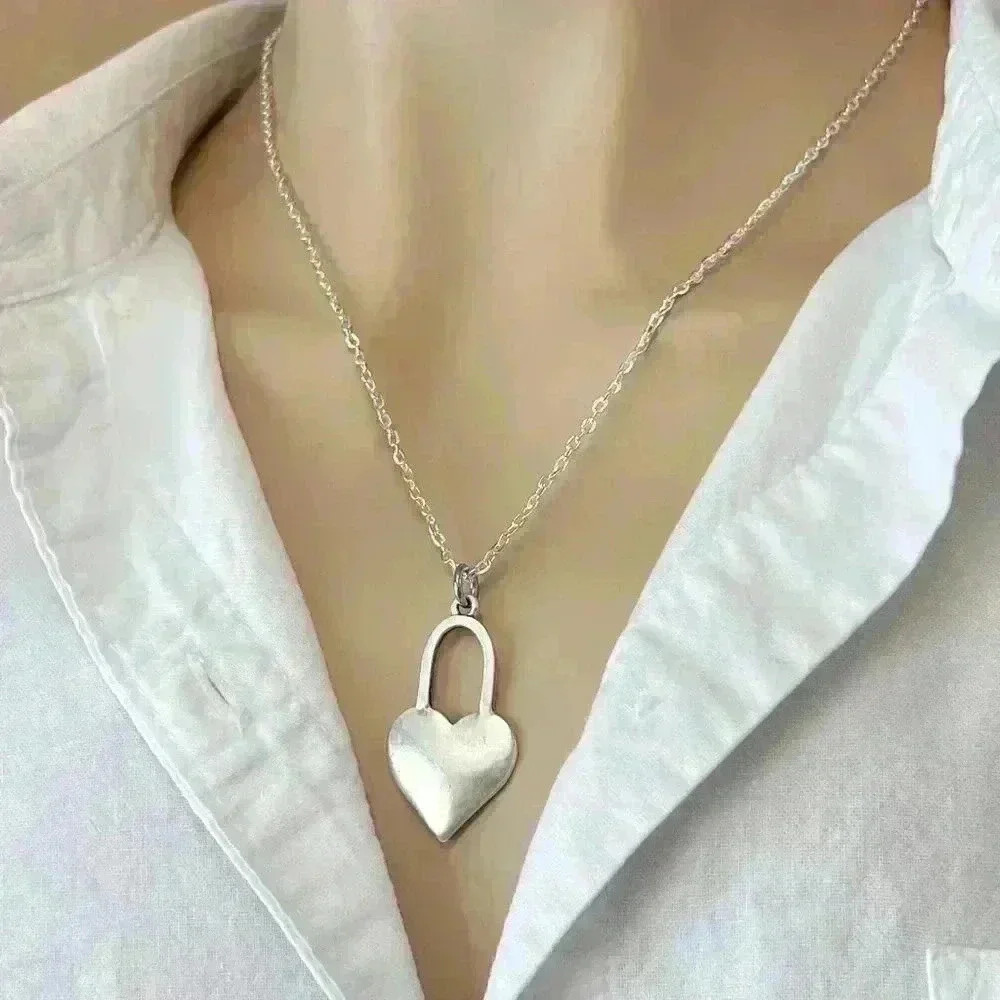 Heart love lock pendant best friend gift silver tone jewelry for women - Picture 1 of 10